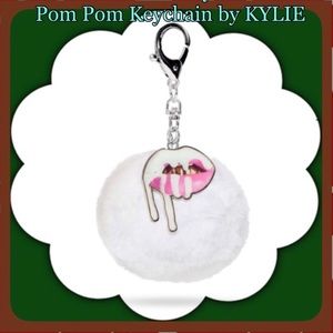 🛑-FINAL $🆕Auth/LTD.ED.⭐️Kylie Pom Pom Keychain